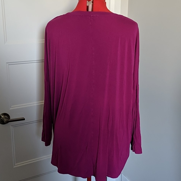 Magenta top - Picture 3 of 4